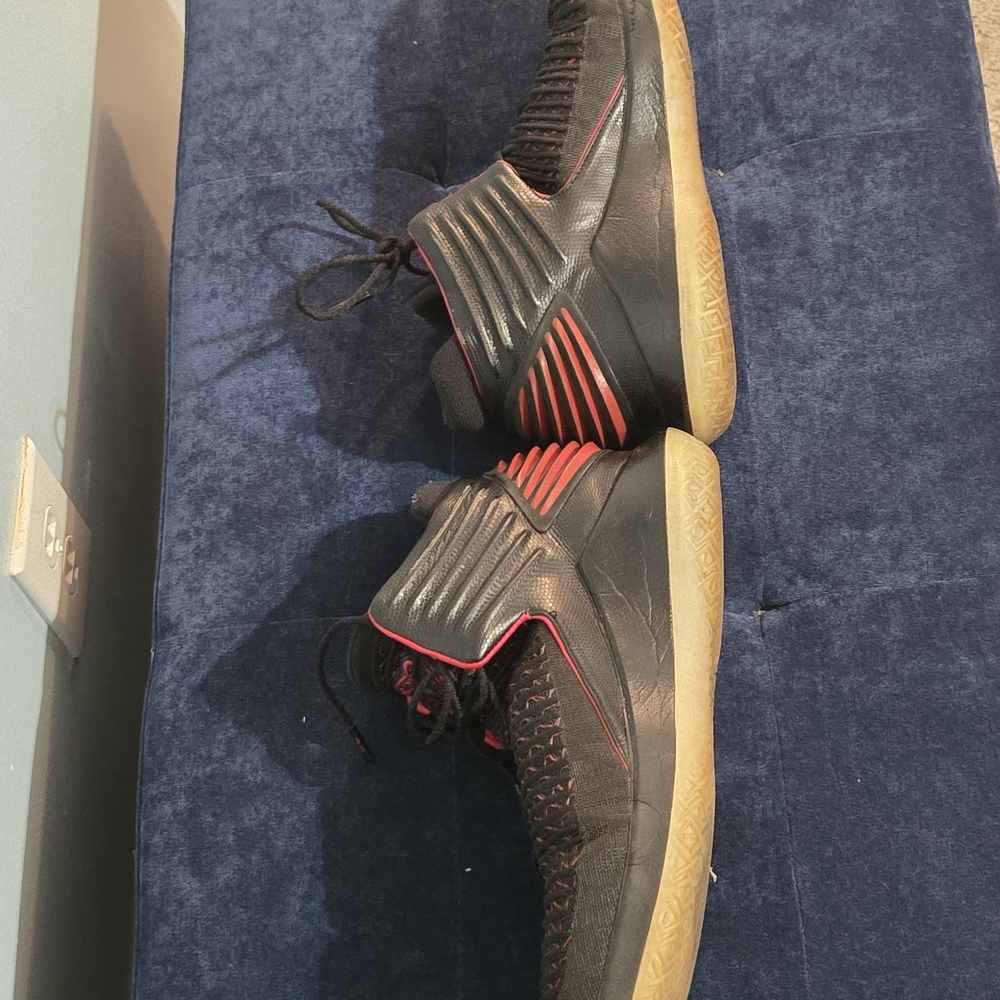 Jordan Black and Red Logo Sneakers - Picture 4 of 8